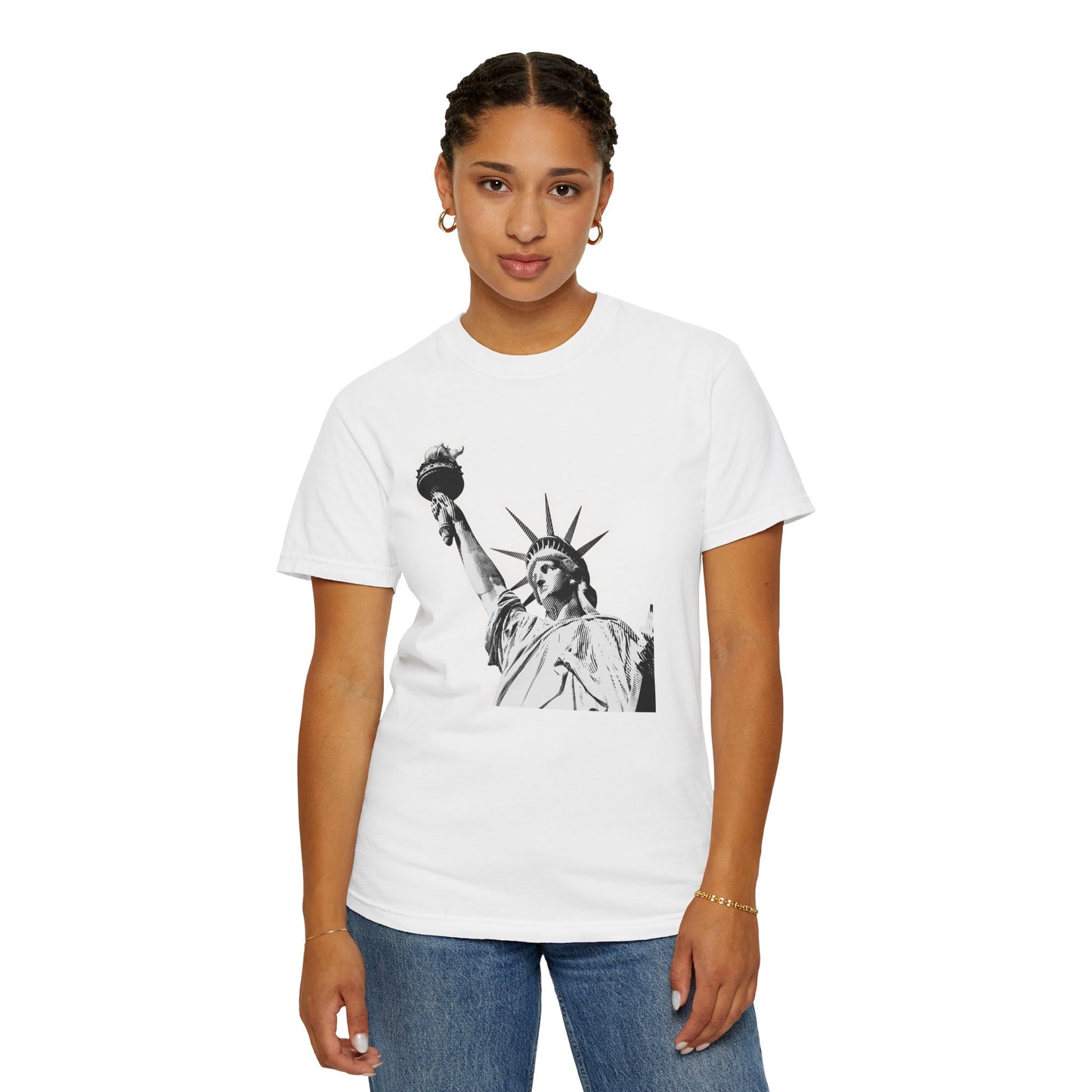 Statue of Liberty Graphic T-Shirt — Vintage Monochrome NYC Tee