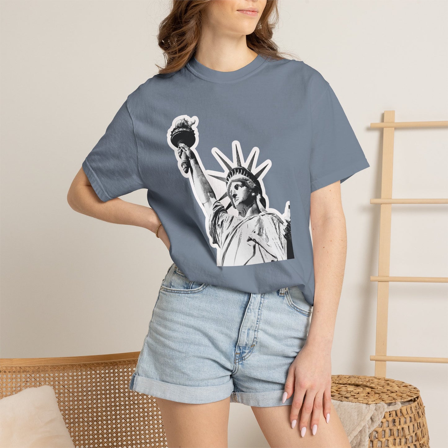 Statue of Liberty Graphic T-Shirt — Vintage Monochrome NYC Tee